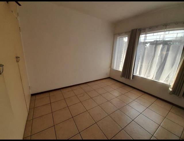 2 BEDROOM APARTMENT FOR SALE IN CLUBVIEW